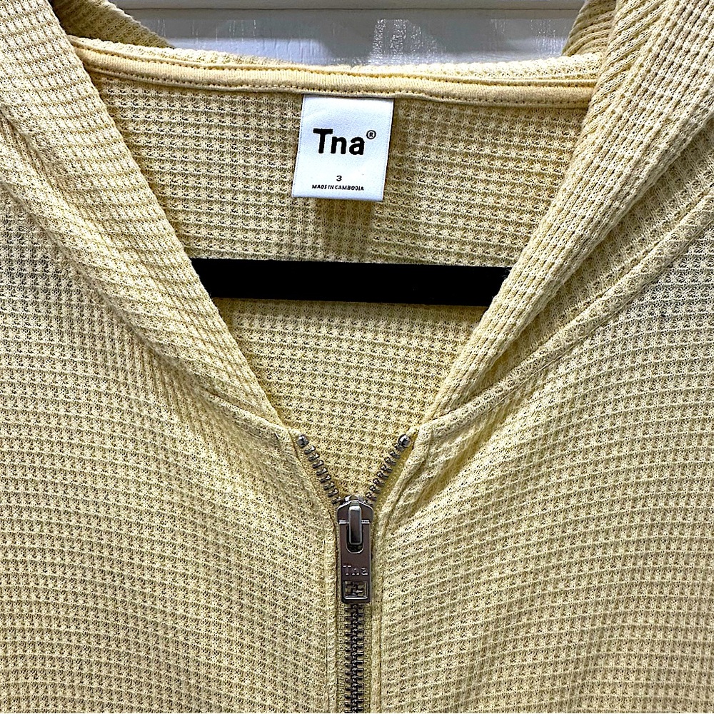 Aritzia TNA Waffle Knit Oversized Cozy Yellow Zip-Up Hoodie Sweater - Picture 4 of 5
